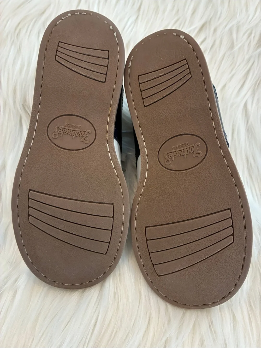 FootMates Toddler Cheer White and Navy Saddle Shoes